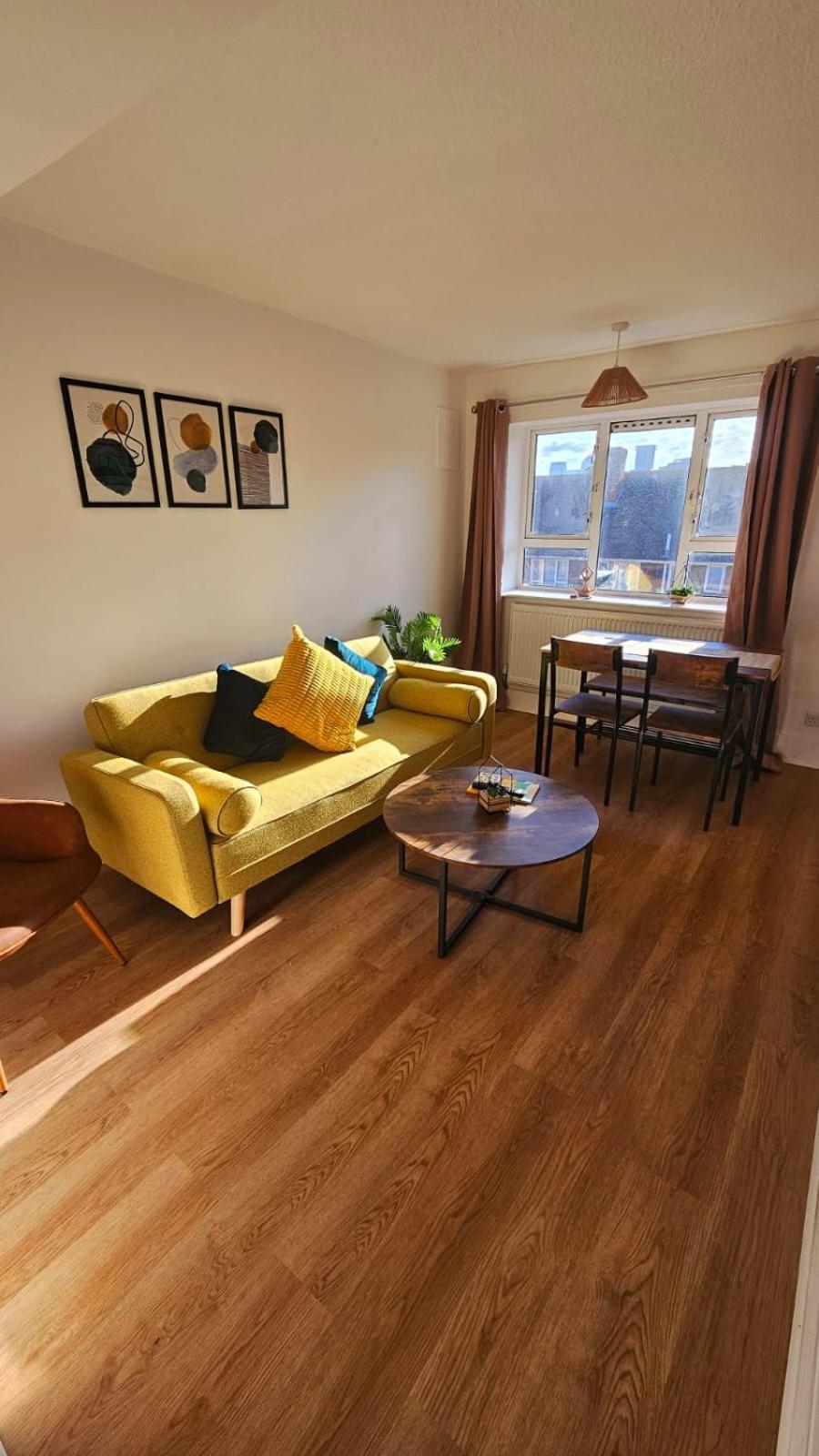 Excel O2 Stunning Large 3 Bedroom Apartment With Balcony Londra Dış mekan fotoğraf